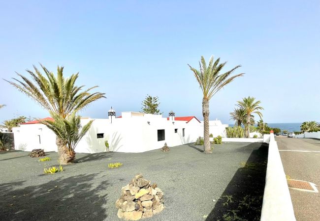 Ferienwohnung in Charco del Palo - Apartment for nudists, with pool and near the beach