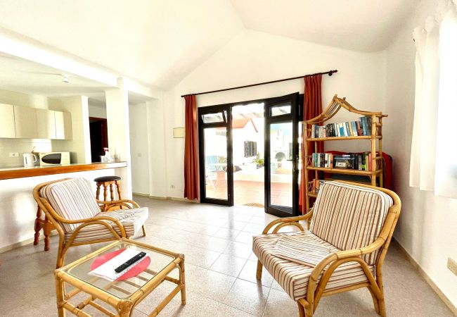 Ferienwohnung in Charco del Palo - Bungalow for nudists, with FreeWifi and great view of the Pool
