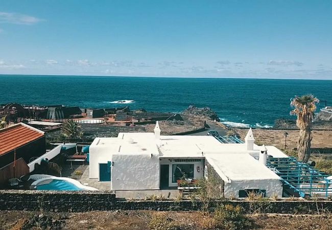 Villa in Frontera - Estupenda Villa con piscina privada, chimenea, frente al mar