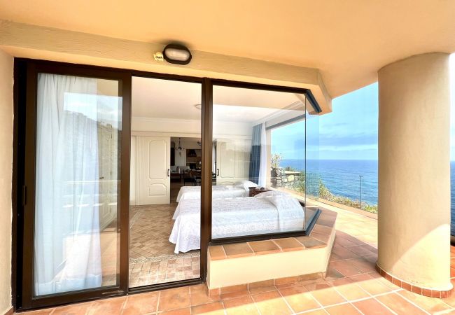 Ferienwohnung in Los Realejos - Tres dormitorios en primera linea Oceano Atlantico, cerca playa