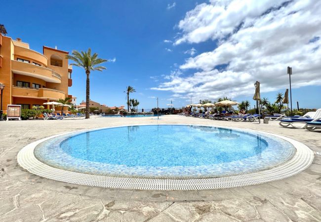 Ferienwohnung in San Miguel de Abona - Family Apartment, by sea, Wifi, heated pool